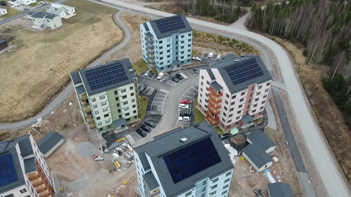 Assemblée générale de copropriété votant installation solaire collective, partage énergie solaire