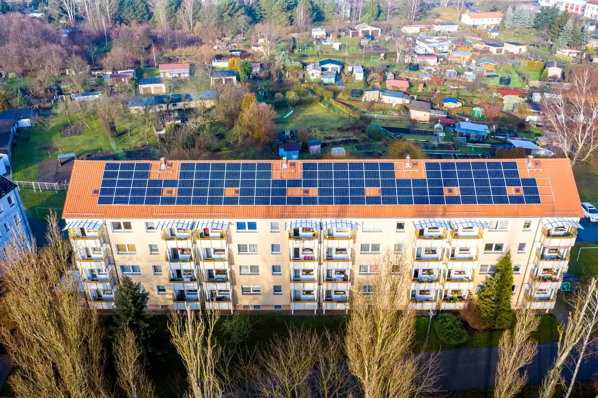 Système panneau solaire balcon appartement