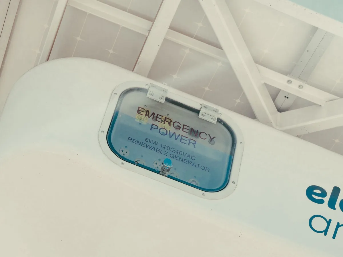 Installation batterie de backup solaire dans une maison individuelle