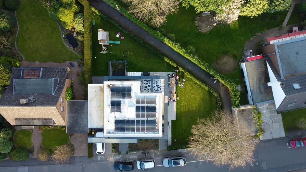 Vérification d’un projet de clôture solaire et de son implantation