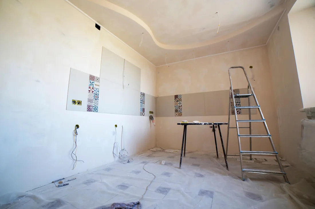 DCL plafond en rénovation pour remplacer une ancienne sortie de fils