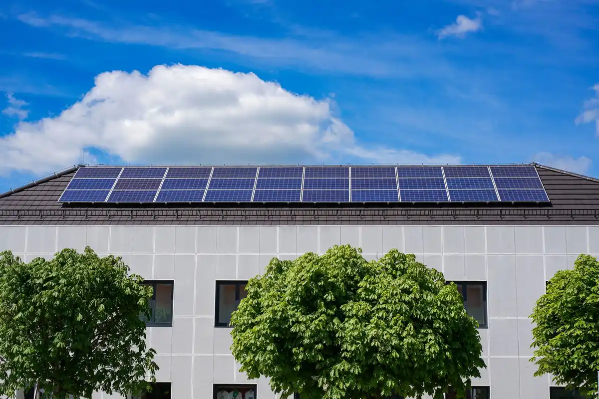 Processus Permis de Construire pour modification façade panneaux solaires