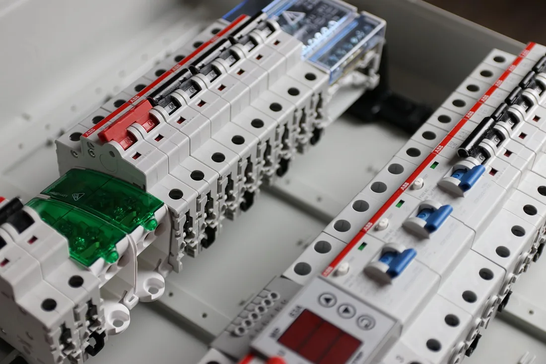 Vérification d’un tableau électrique domestique et repérage des circuits