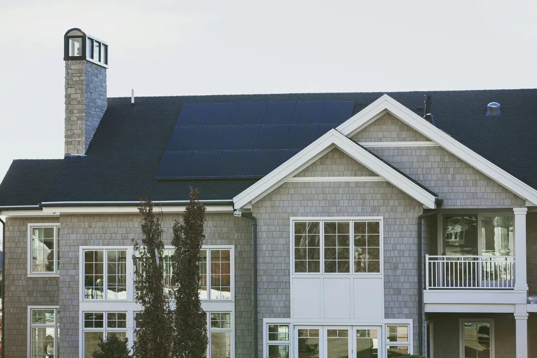 Installateur photovoltaïque et critères techniques de TVA panneaux solaires 2026