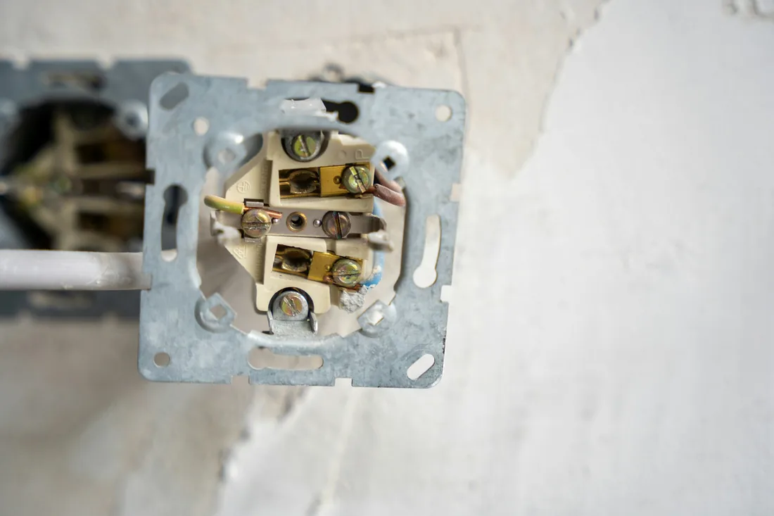 Rénovation électrique avec boîte d’encastrement plus profonde