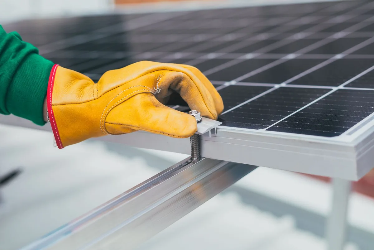 Kit solaire autonome 3 kWh avec panneaux solaires, batterie LiFePO4 et contrôleur MPPT