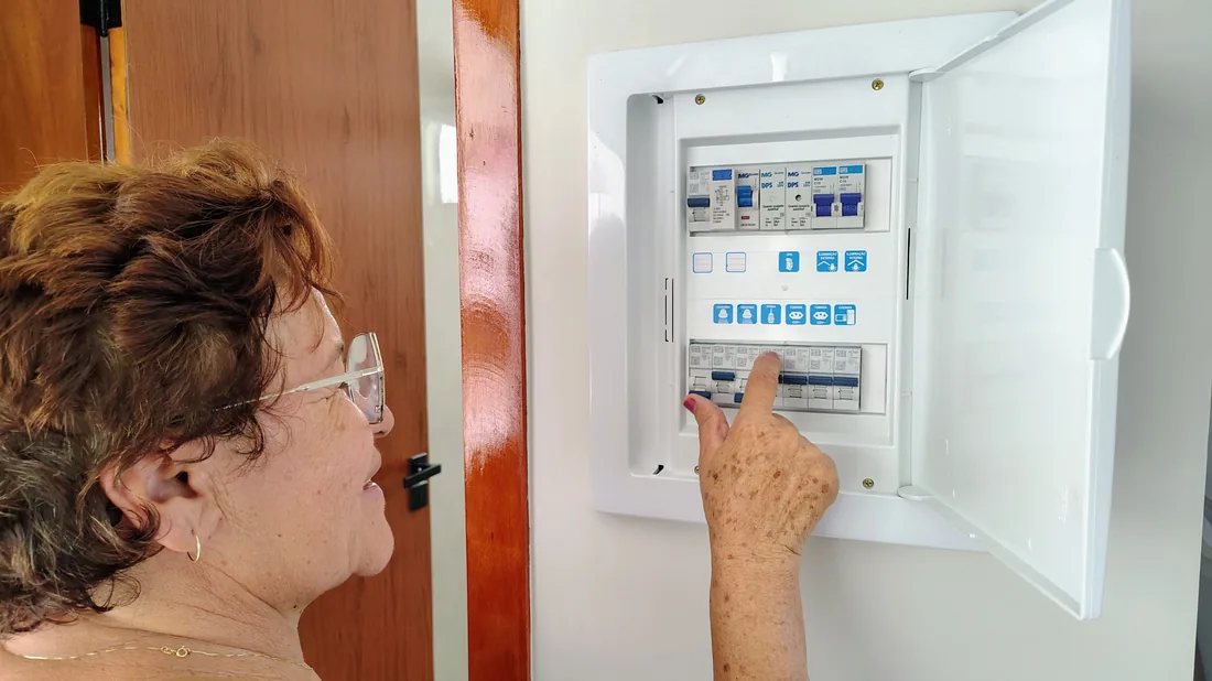 Mesure au tableau électrique pour une surtension réseau photovoltaïque