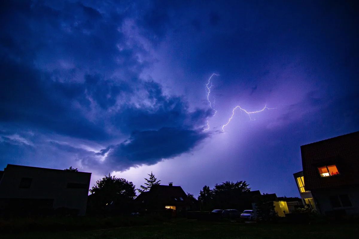 maison exposée aux orages et aux surtensions électriques