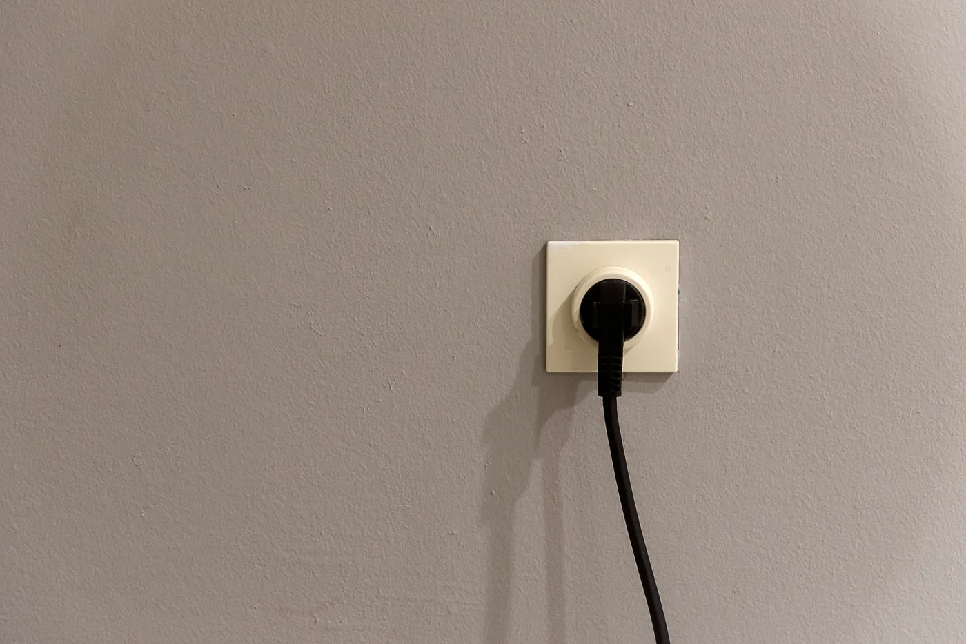 Prise garage pour congélateur sur une prise murale résidentielle