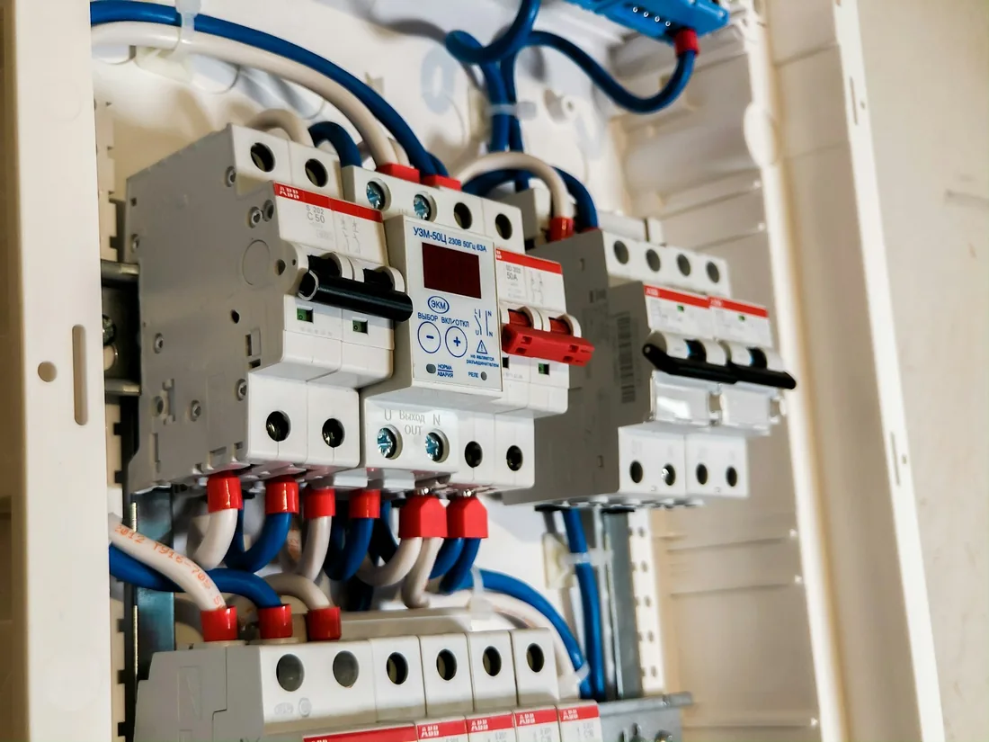 Câblage basse tension d’un relais 12V avec diode de protection