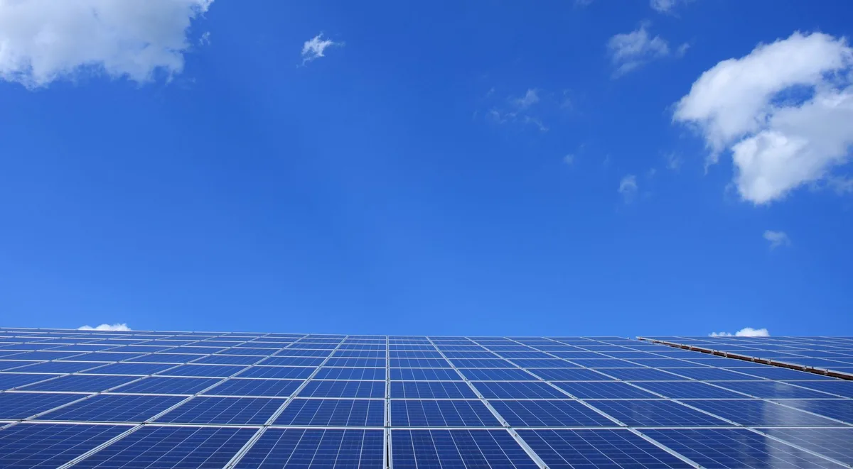 Injection d'électricité solaire en surplus au réseau à faible tarif